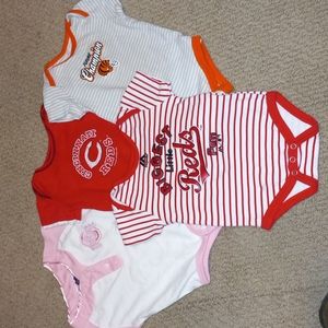Lot of 4 infant sports onsies Cincinnati